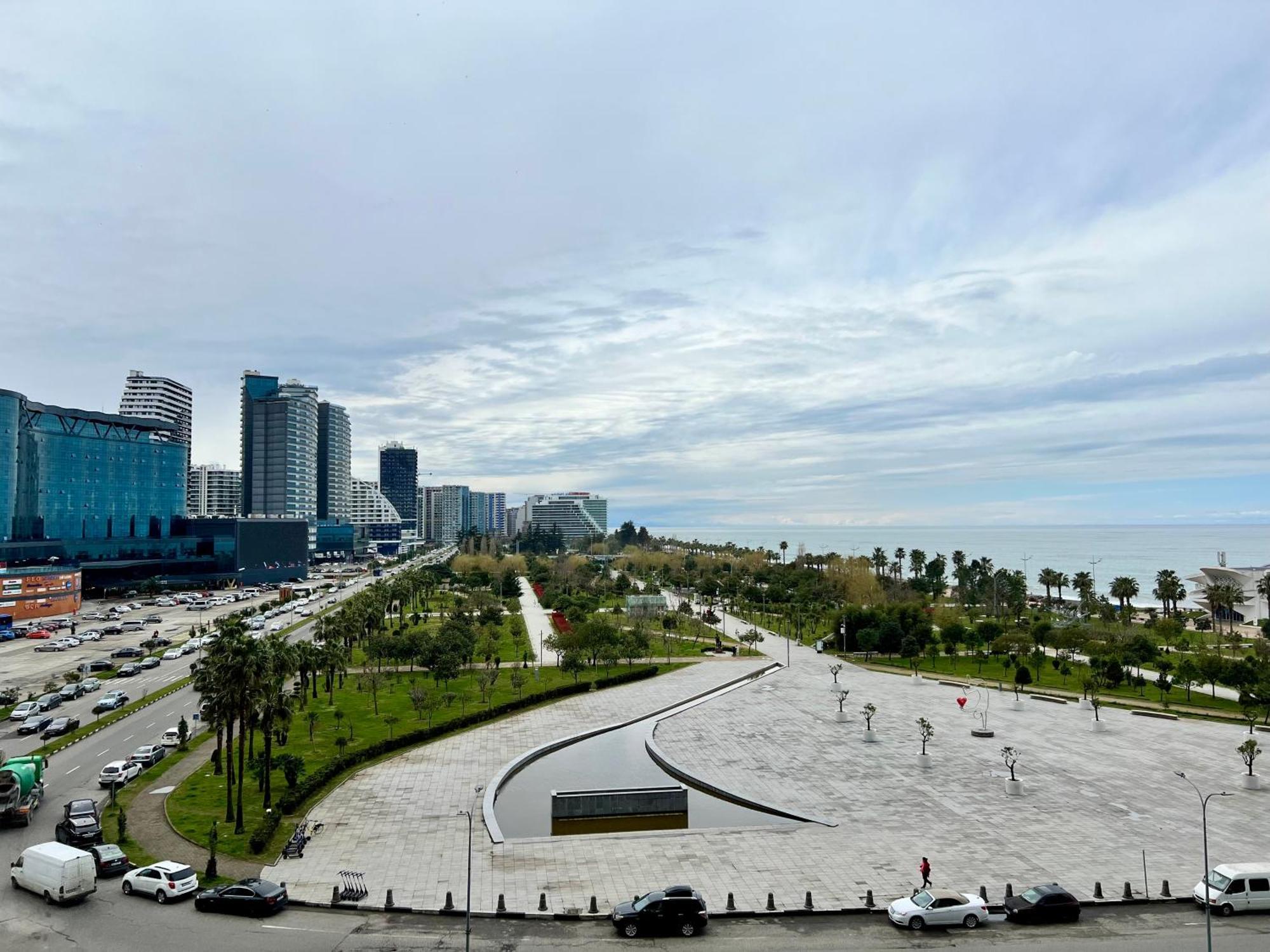Orbi Beach Tower Batumi Exterior foto